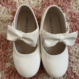 Felix & Flora ivory Dress Shoes with Bow